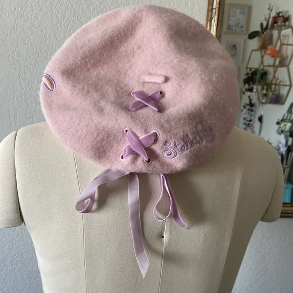 Stella Lou Disneyland Tokyo beret - Picture 2 of 4